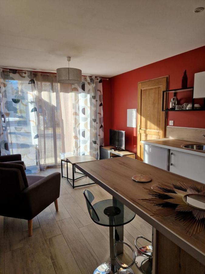 Studio 2 Chez Fred Et Val Эмбрён Экстерьер фото